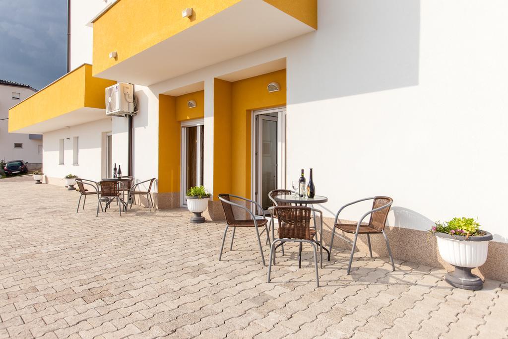 Knezovic Apartamento Podstrana