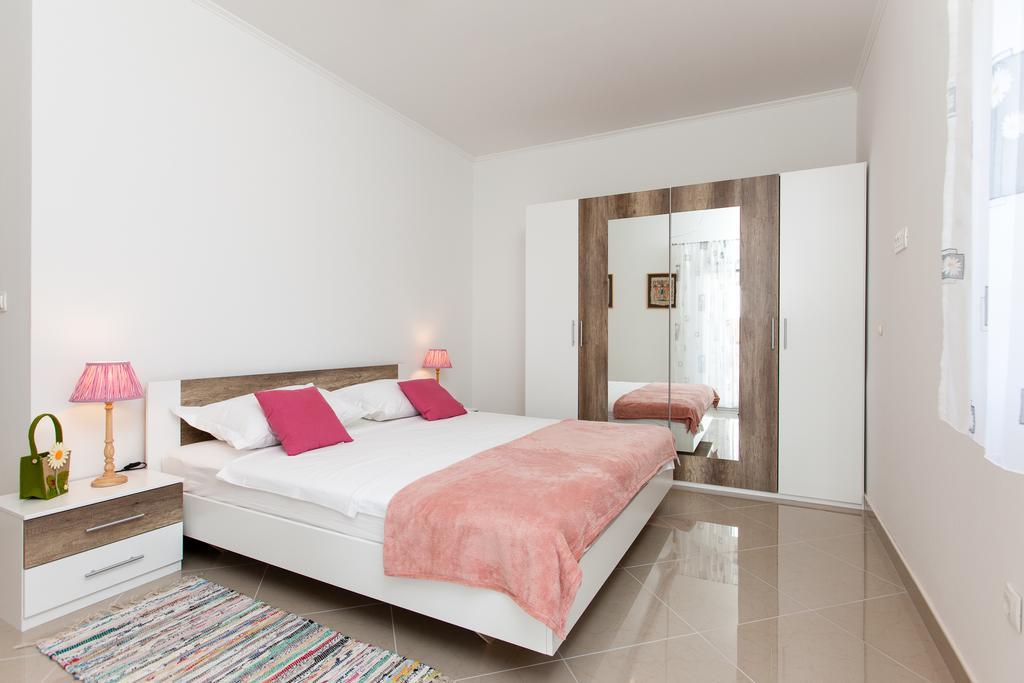 Knezovic Apartamento Podstrana